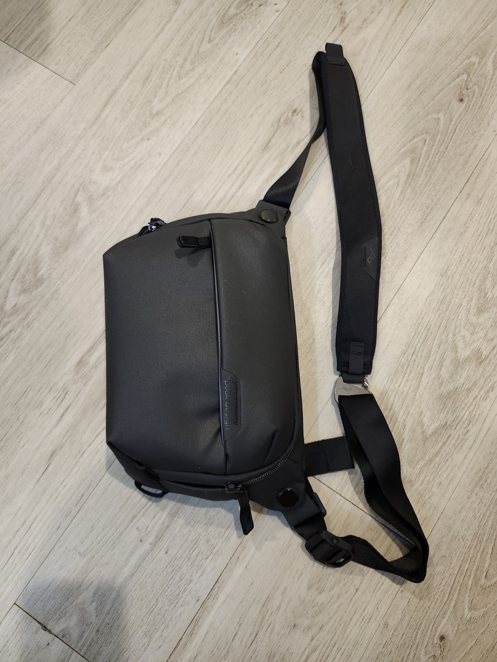 Peak Design Crossbody- Black - Minimal Men's Everyday Bag